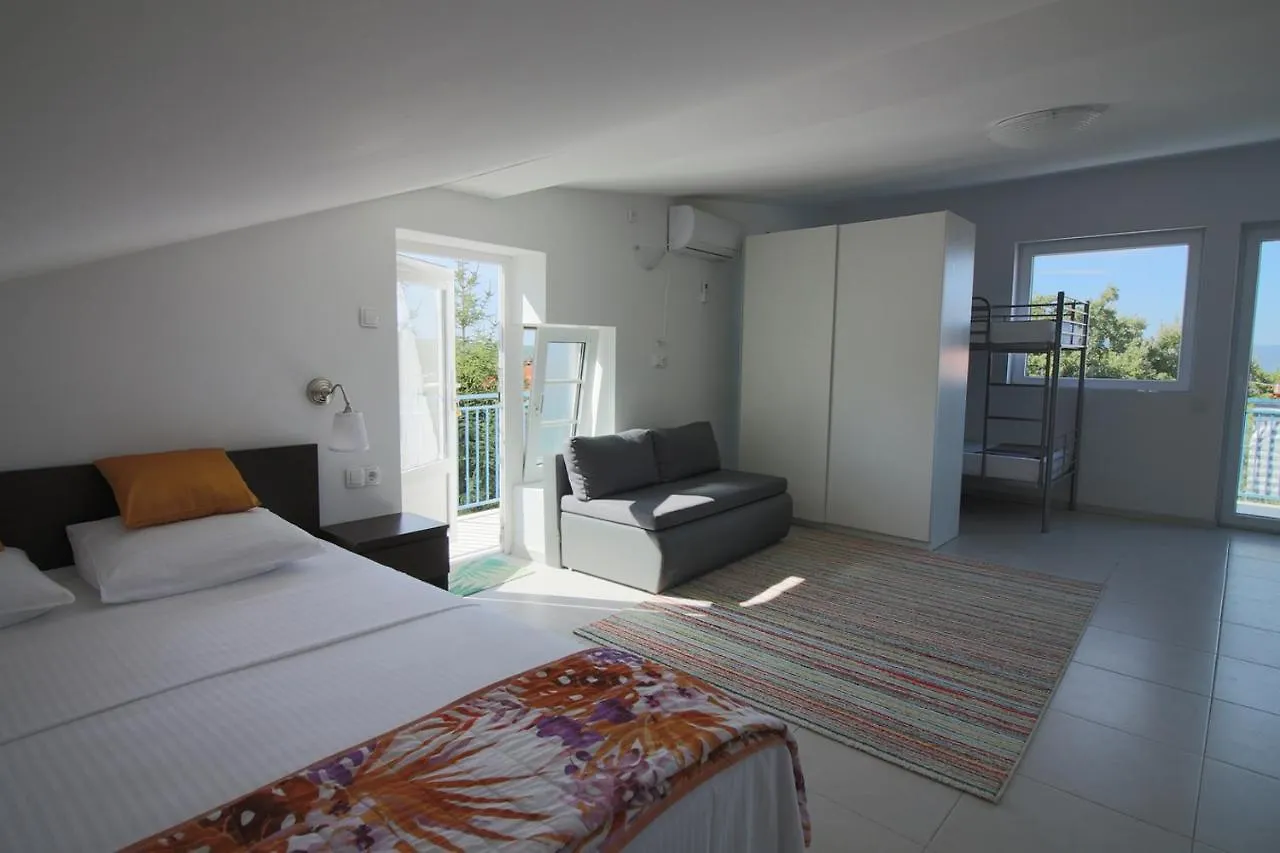 Apartmani Niessner Malinska 0*,  Kroatien