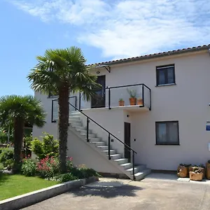 Apartment Aki, Malinska