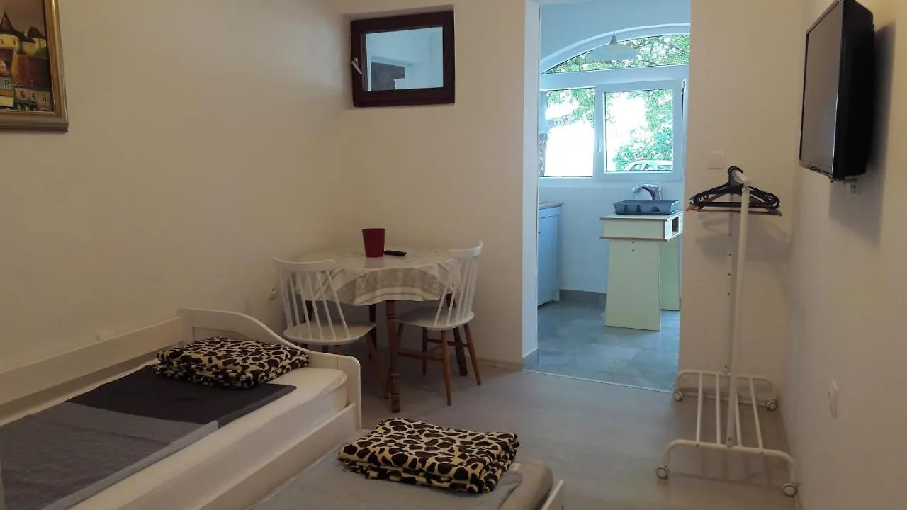 Apartment Apartmani Niessner Malinska Croatia